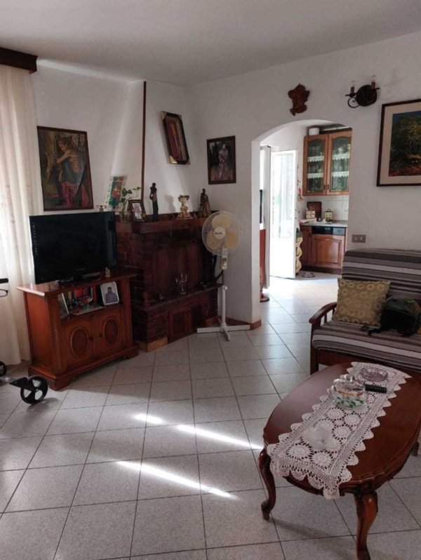 casa indipendente in vendita ad Ameglia in zona Fiumaretta