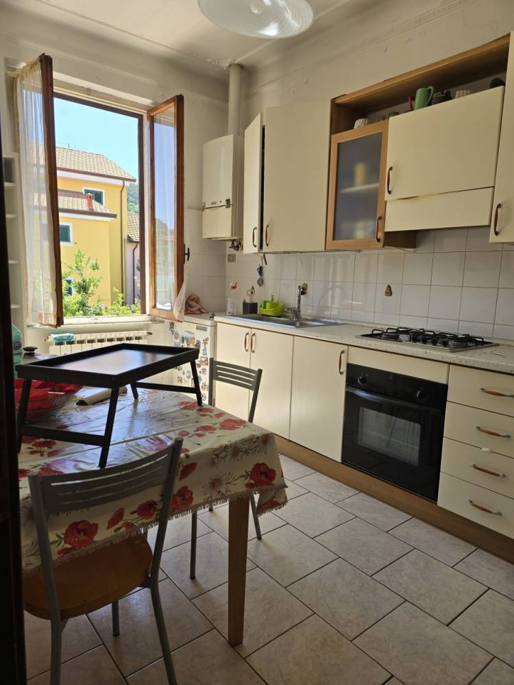 appartamento in vendita ad Ameglia in zona Fiumaretta