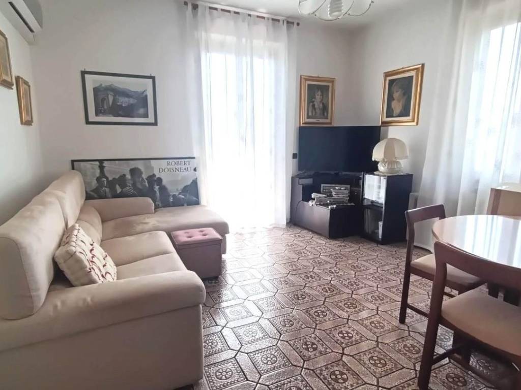 appartamento in vendita ad Ameglia in zona Fiumaretta