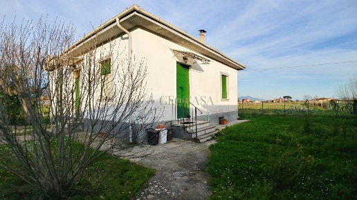 casa indipendente in vendita ad Ameglia in zona Fiumaretta
