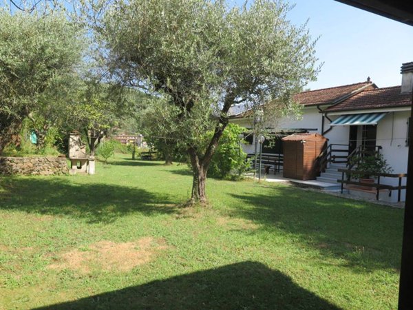 casa indipendente in vendita ad Ameglia