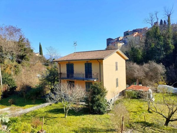 casa indipendente in vendita ad Ameglia