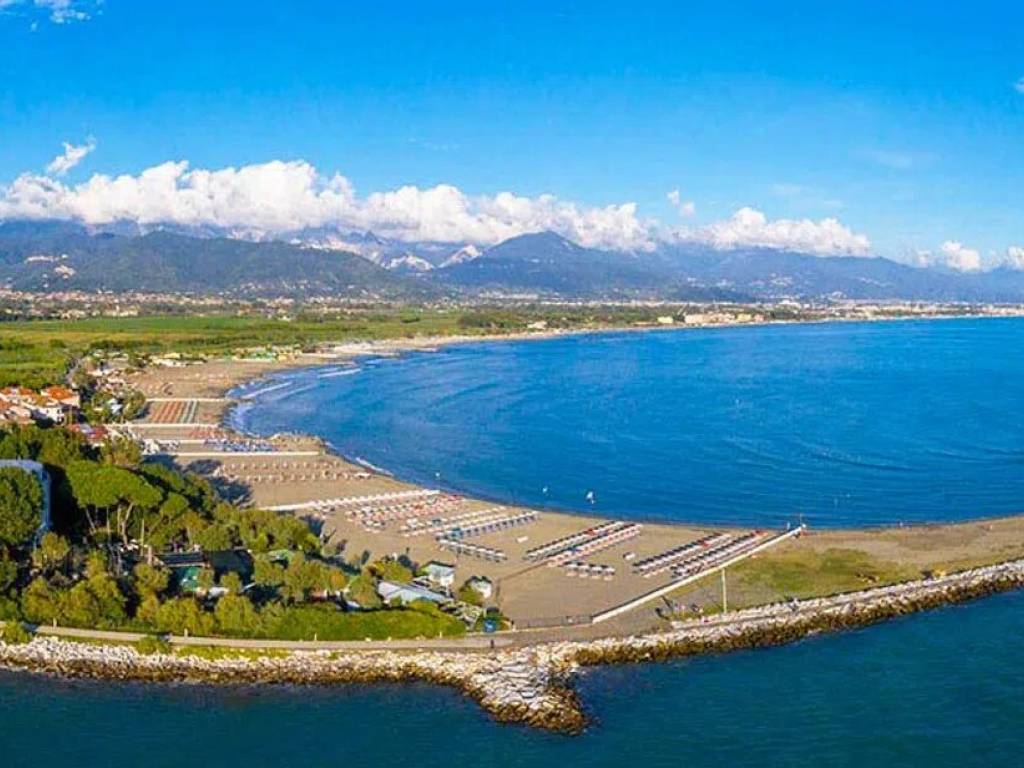 appartamento in vendita ad Ameglia in zona Fiumaretta