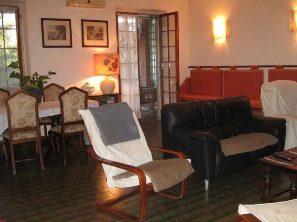 casa indipendente in vendita ad Ameglia
