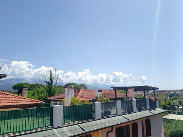 appartamento in vendita ad Ameglia in zona Bocca di Magra