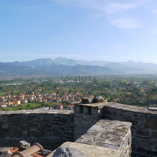 casale in vendita ad Ameglia