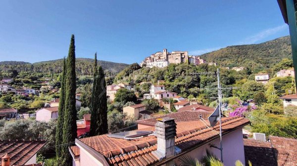 casa indipendente in vendita ad Ameglia