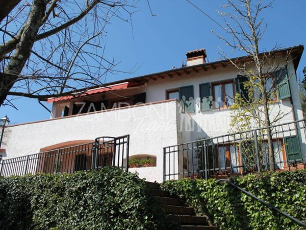 casa indipendente in vendita ad Ameglia in zona Bocca di Magra