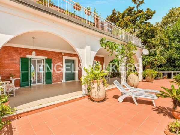 appartamento in vendita ad Ameglia in zona Bocca di Magra