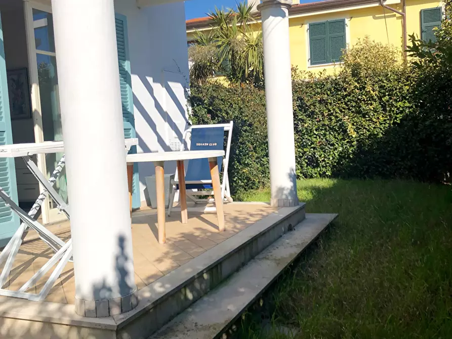 casa indipendente in vendita ad Ameglia in zona Fiumaretta