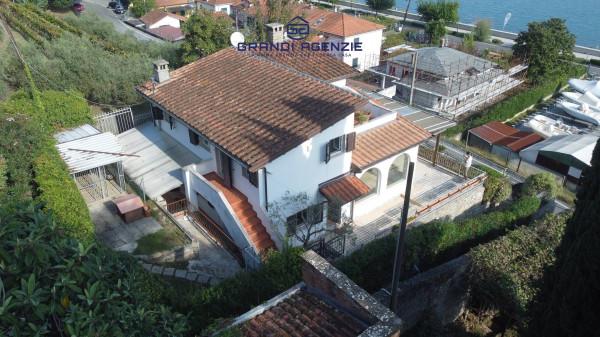 casa indipendente in vendita ad Ameglia in zona Bocca di Magra