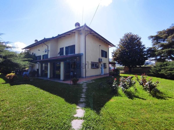 casa indipendente in vendita ad Ameglia