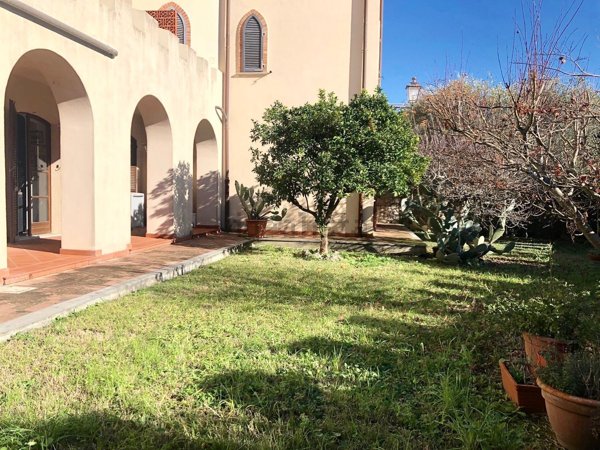 casa indipendente in vendita ad Ameglia