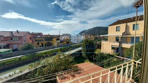 appartamento in vendita ad Ameglia in zona Fiumaretta