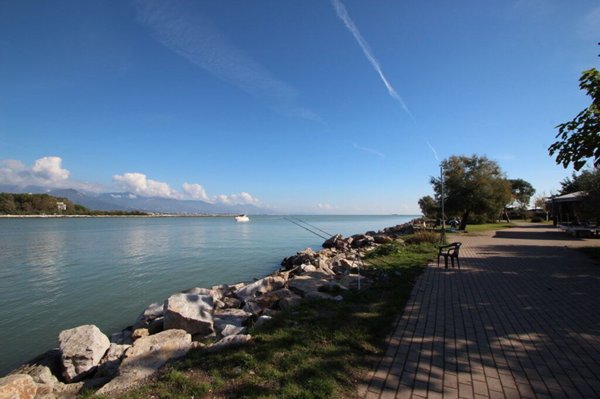 appartamento in vendita ad Ameglia in zona Bocca di Magra