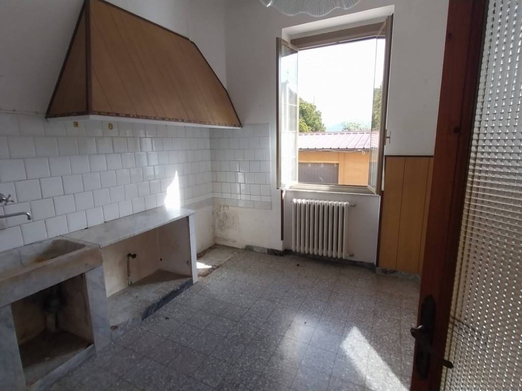 appartamento in vendita ad Ameglia in zona Fiumaretta