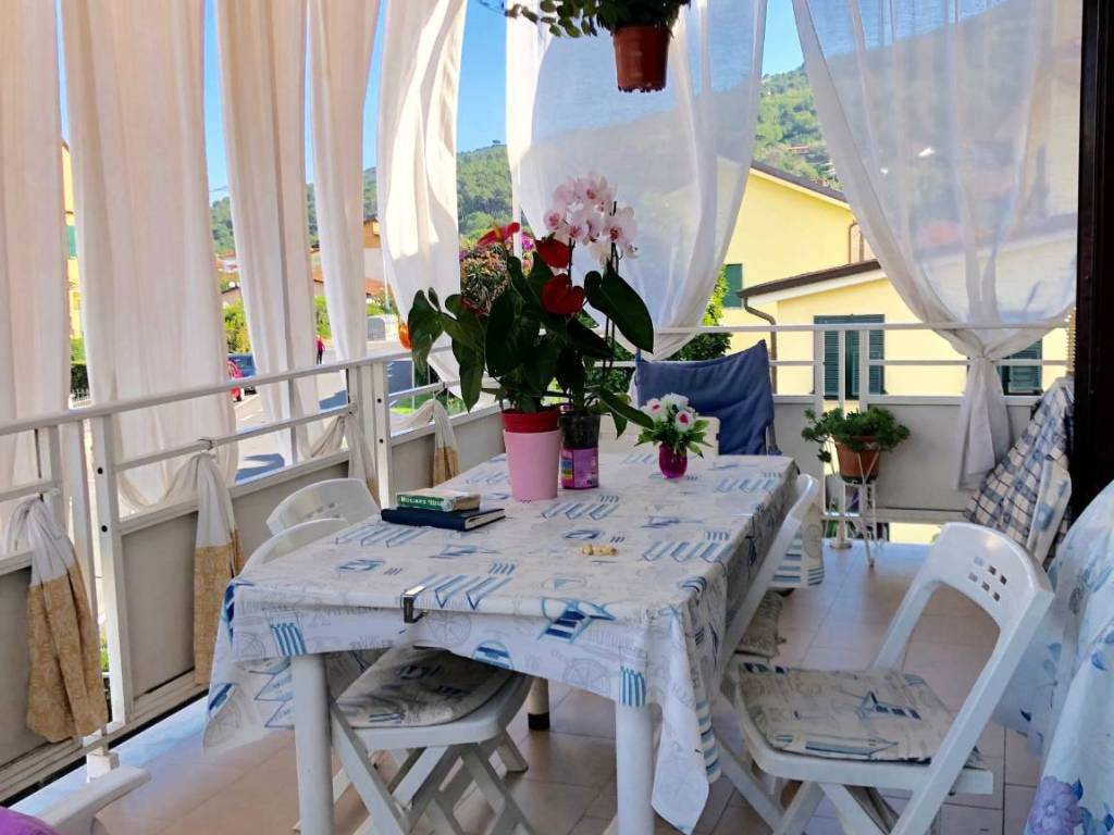 casa indipendente in vendita ad Ameglia