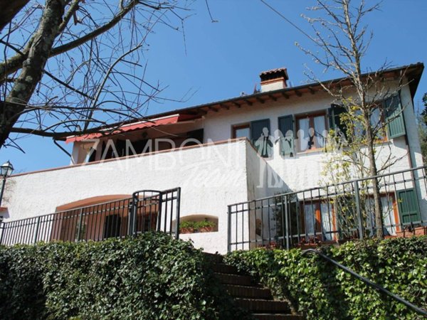 casa indipendente in vendita ad Ameglia in zona Bocca di Magra