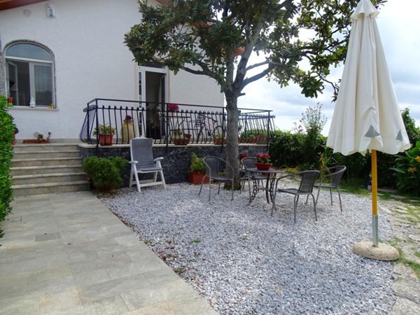casa indipendente in vendita ad Ameglia in zona Montemarcello