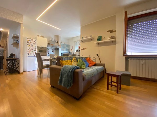 appartamento in vendita ad Ameglia in zona Bocca di Magra