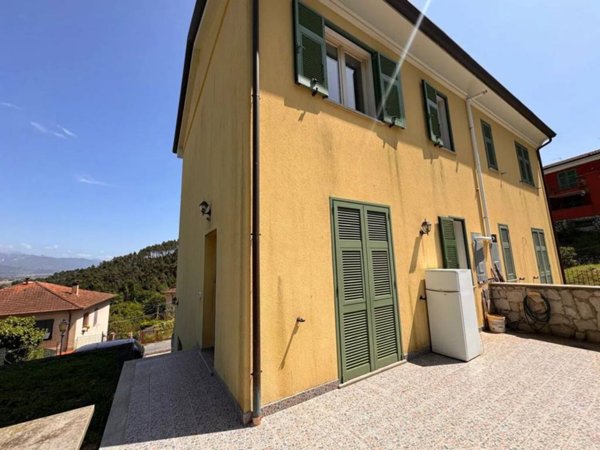 casa indipendente in vendita ad Ameglia in zona Cafaggio