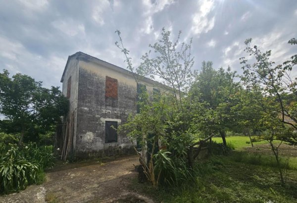 casa indipendente in vendita ad Ameglia in zona Bocca di Magra