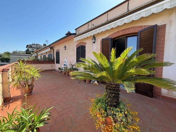 appartamento in vendita ad Ameglia in zona Cafaggio