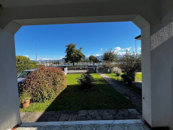 casa indipendente in vendita ad Ameglia