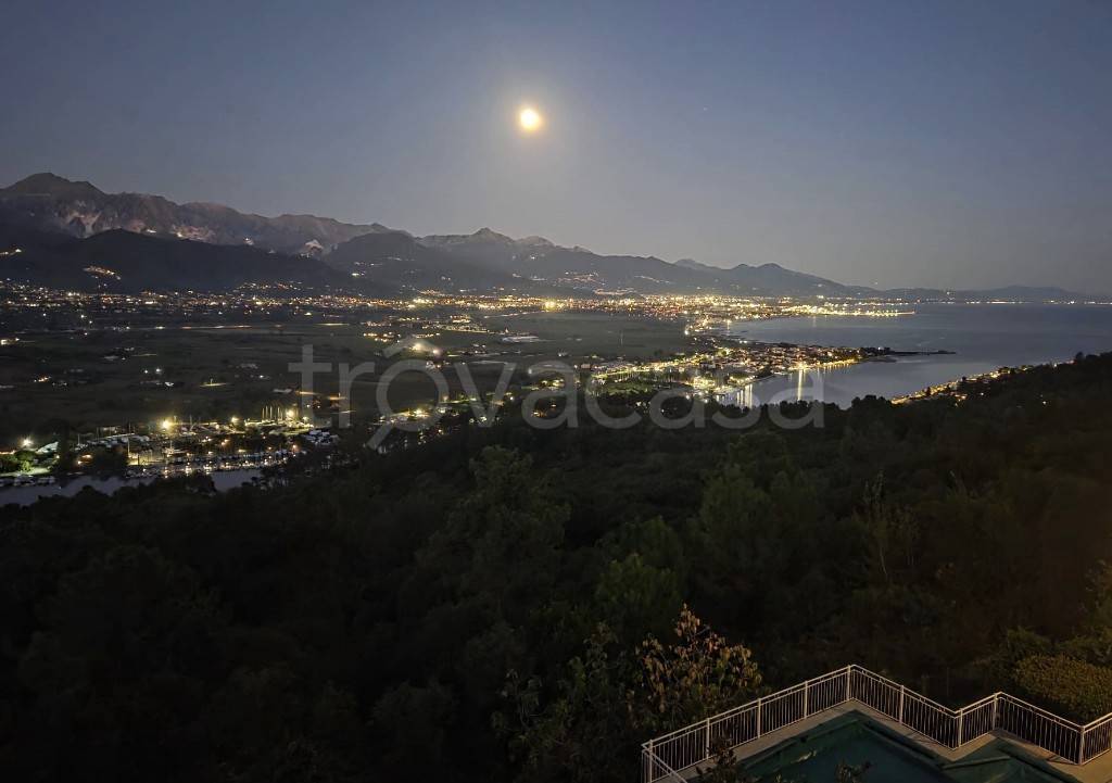 appartamento in vendita ad Ameglia