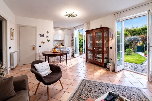 appartamento in vendita ad Ameglia in zona Bocca di Magra