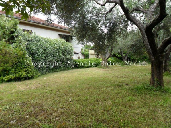 casa indipendente in vendita ad Ameglia