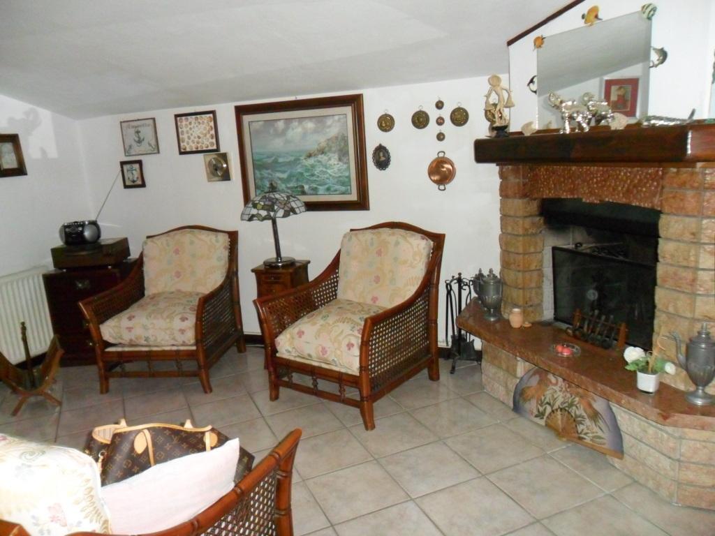 appartamento in vendita ad Ameglia in zona Fiumaretta