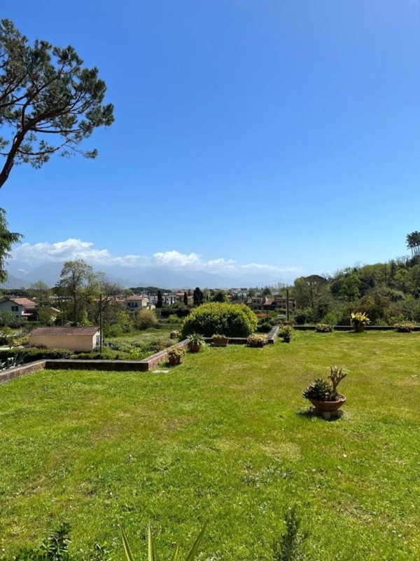 appartamento in vendita ad Ameglia in zona Bocca di Magra