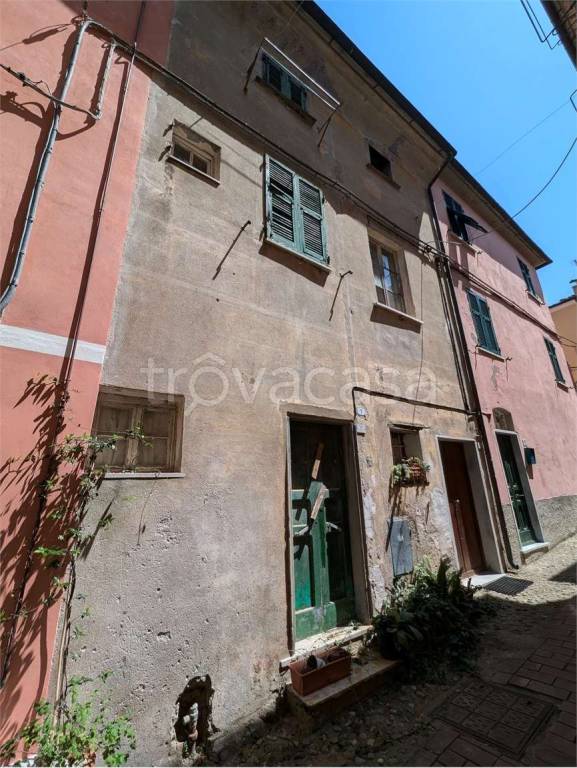 casa indipendente in vendita ad Ameglia in zona Montemarcello