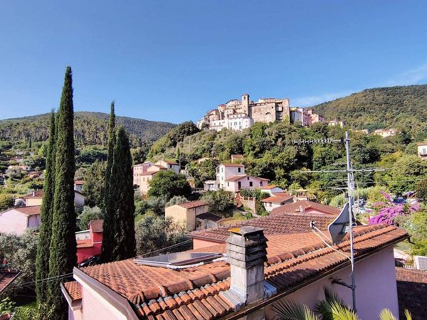 casa indipendente in vendita ad Ameglia