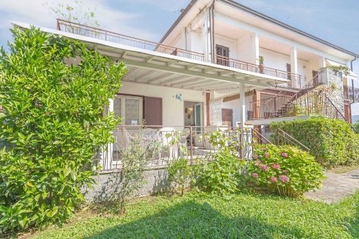 appartamento in vendita ad Ameglia in zona Bocca di Magra