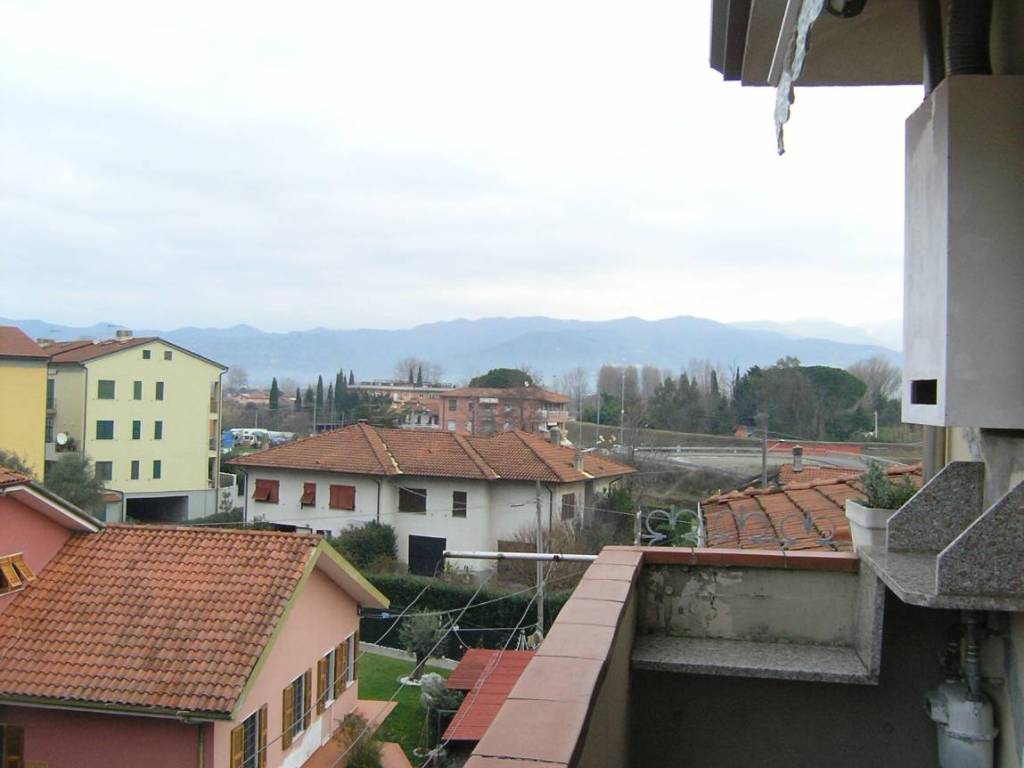 appartamento in vendita ad Ameglia in zona Bocca di Magra