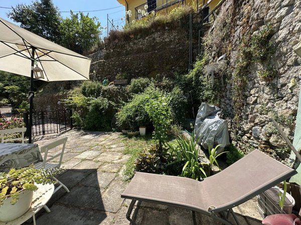 casa indipendente in vendita ad Ameglia in zona Bocca di Magra