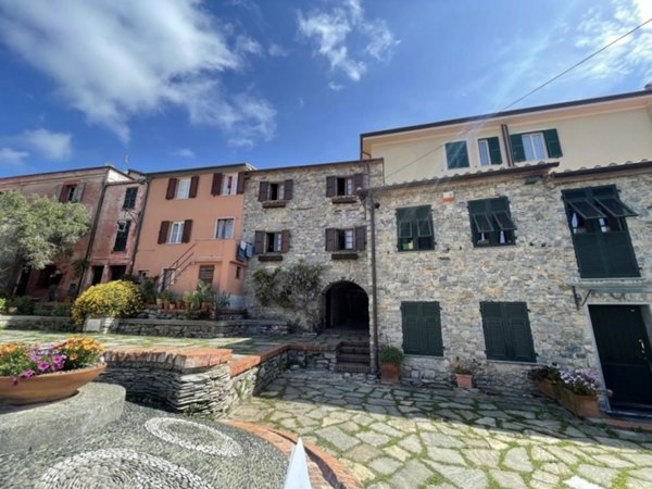 appartamento in vendita ad Ameglia in zona Montemarcello