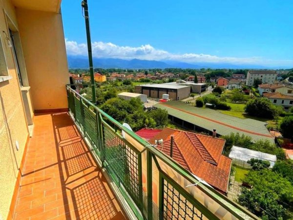 appartamento in vendita ad Ameglia in zona Bocca di Magra