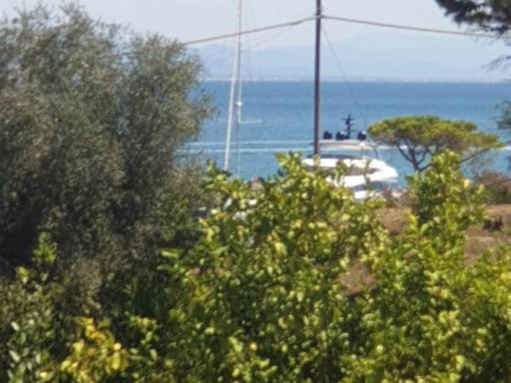 appartamento in vendita ad Ameglia in zona Bocca di Magra