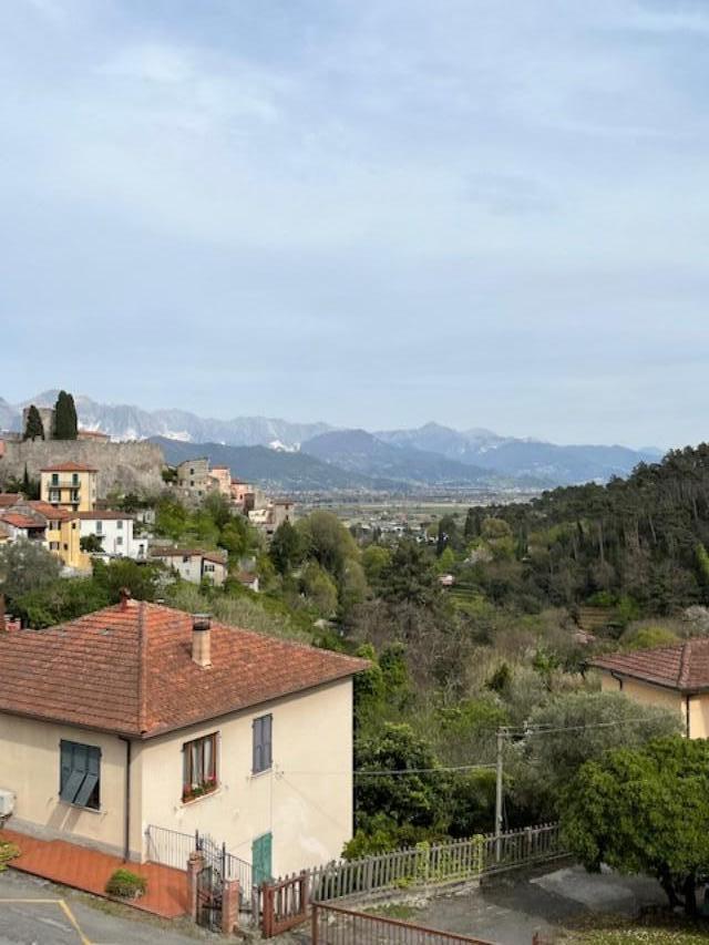 casa indipendente in vendita ad Ameglia