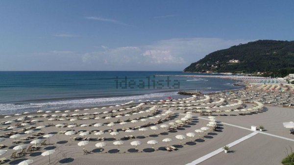 appartamento in vendita ad Ameglia in zona Fiumaretta