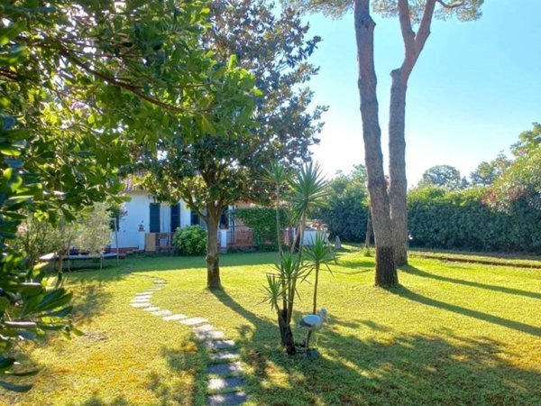 casa indipendente in vendita ad Ameglia