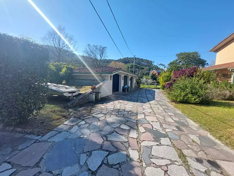 casa semindipendente in vendita ad Ameglia in zona Bocca di Magra