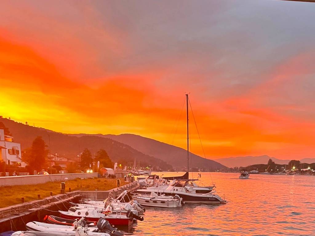casa indipendente in vendita ad Ameglia in zona Bocca di Magra