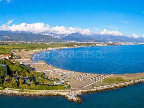 appartamento in vendita ad Ameglia in zona Fiumaretta