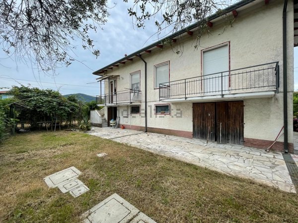 casa indipendente in vendita ad Ameglia
