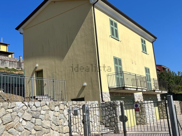 casa indipendente in vendita ad Ameglia