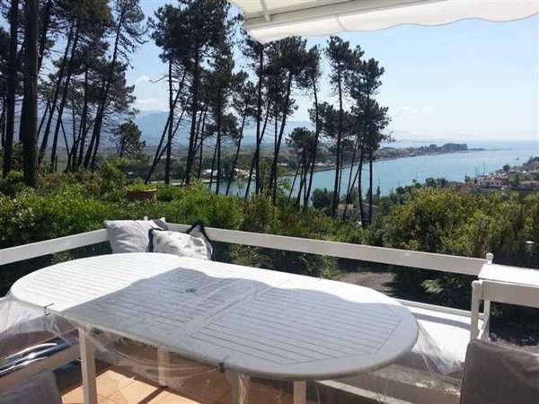 casa indipendente in vendita ad Ameglia in zona Bocca di Magra